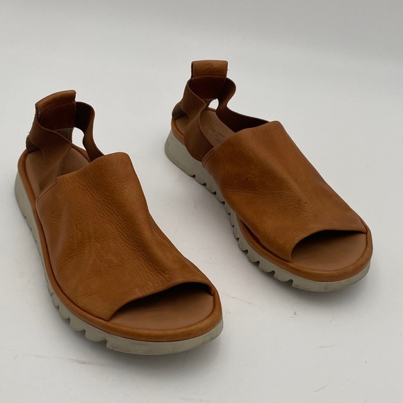 THE FLEXX Tan Leather Sandals women 7 casual slip on casual vacation office Y2K - Picture 1 of 11